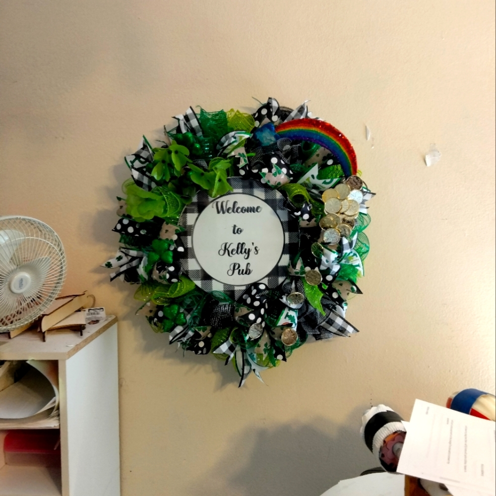 Wreaths, kitchen towel sets, tumblers, decals, shirts, resin items. 5.00 & up